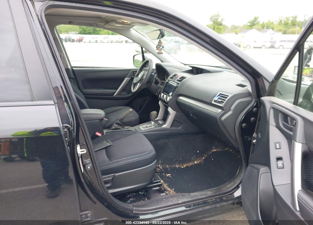 2017 SUBARU FORESTER VIN: JF2SJAEC1HH533617