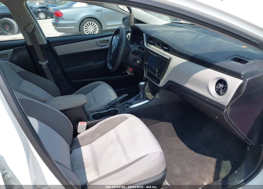 2018 TOYOTA COROLLA VIN: 5YFBURHE0JP747834