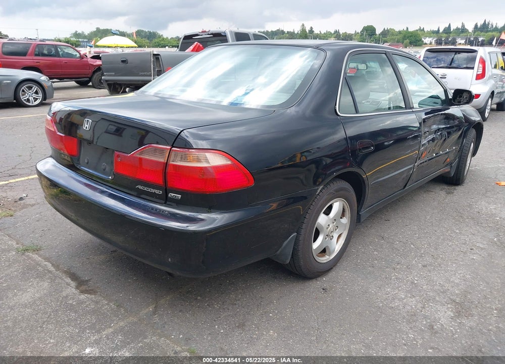 2000 HONDA ACCORD 3.0 EX VIN: 1HGCG1659YA018277