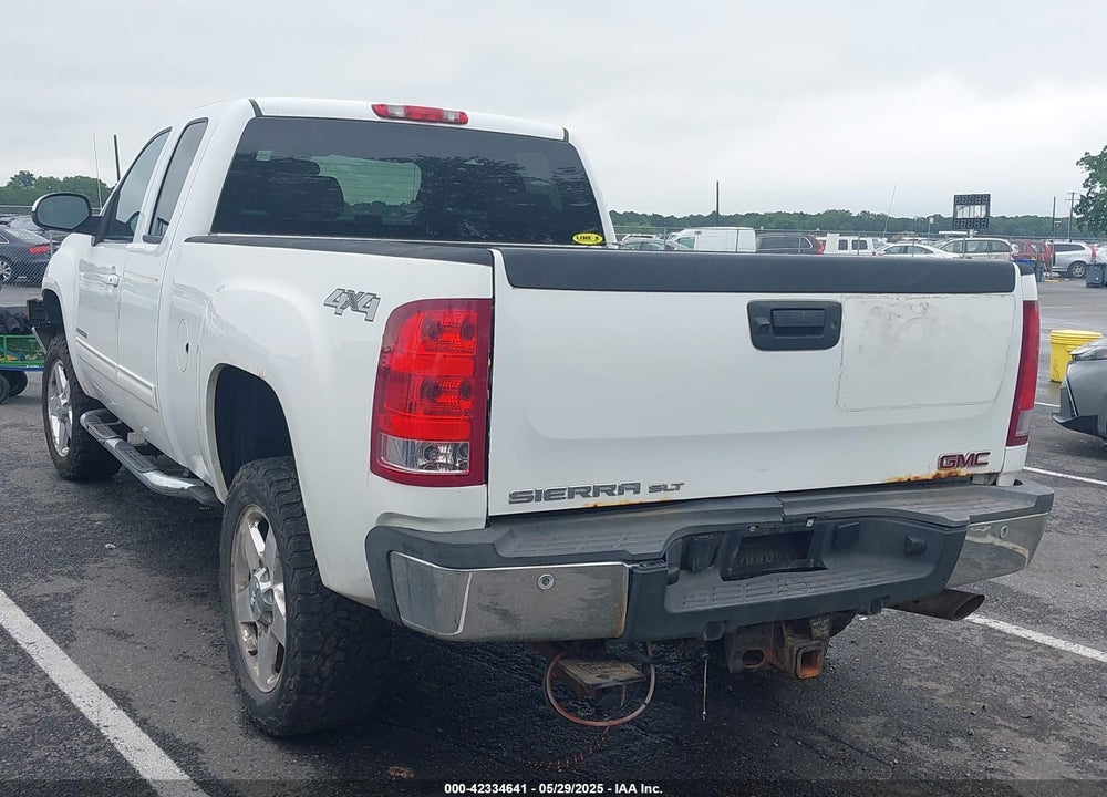 2013 GMC SIERRA 2500HD SLT VIN: 1GT221CG2DZ259978