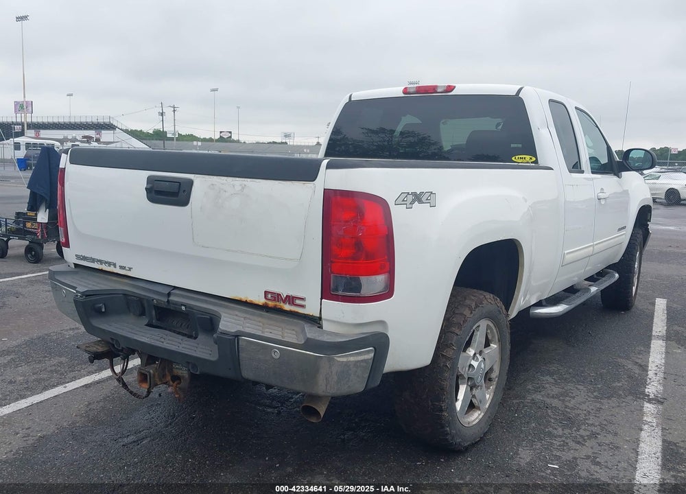 2013 GMC SIERRA 2500HD SLT VIN: 1GT221CG2DZ259978