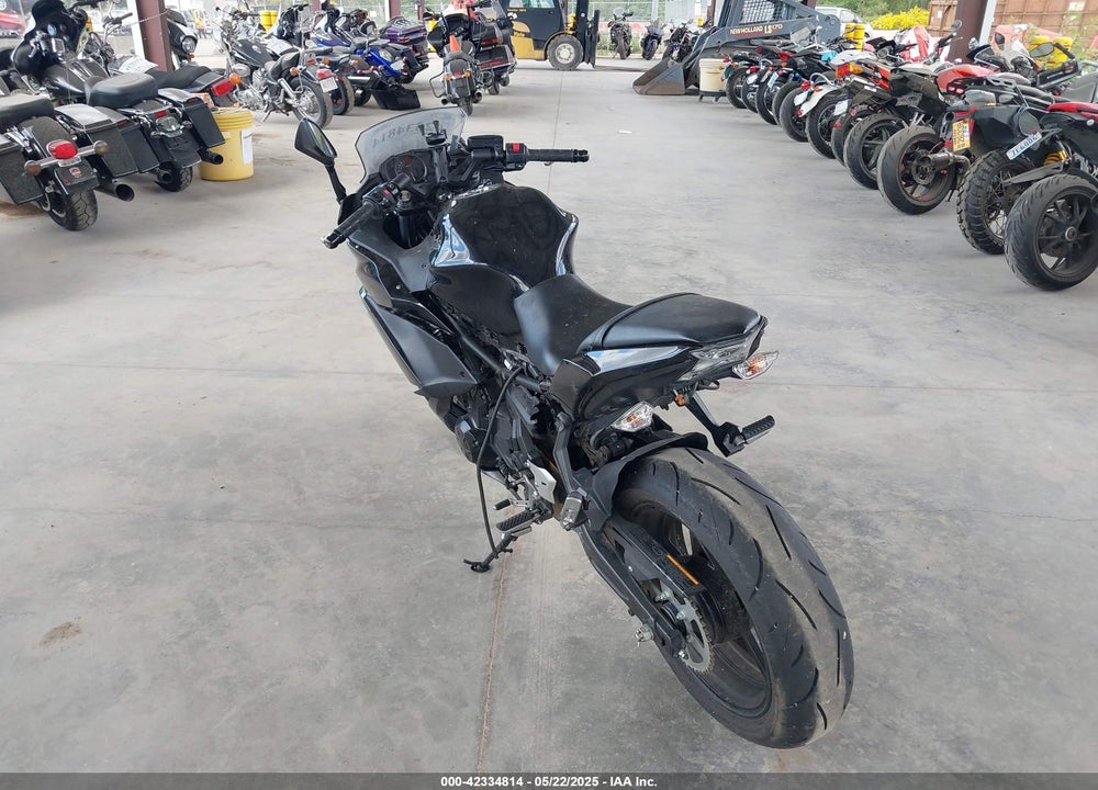 2017 KAWASAKI EX650 F VIN: JKAEXEK10HDA08654