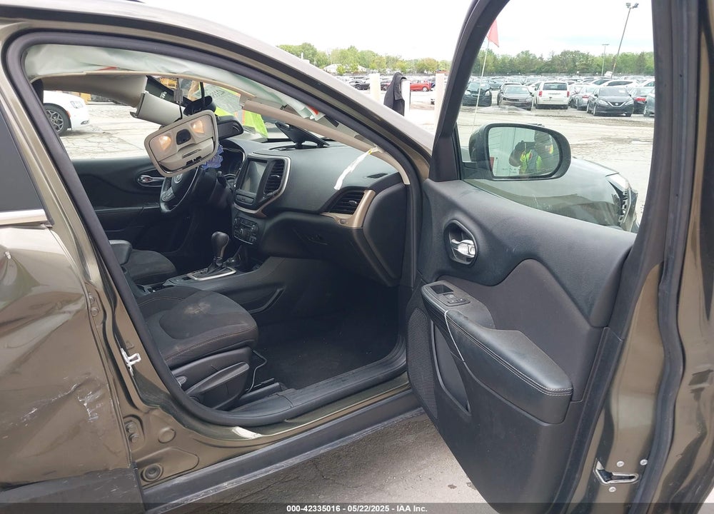 2016 JEEP CHEROKEE VIN: 1C4PJMCB6GW142747