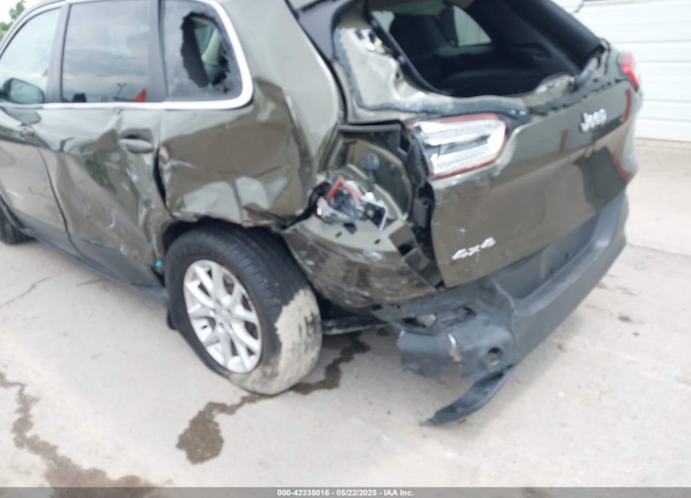 2016 JEEP CHEROKEE VIN: 1C4PJMCB6GW142747