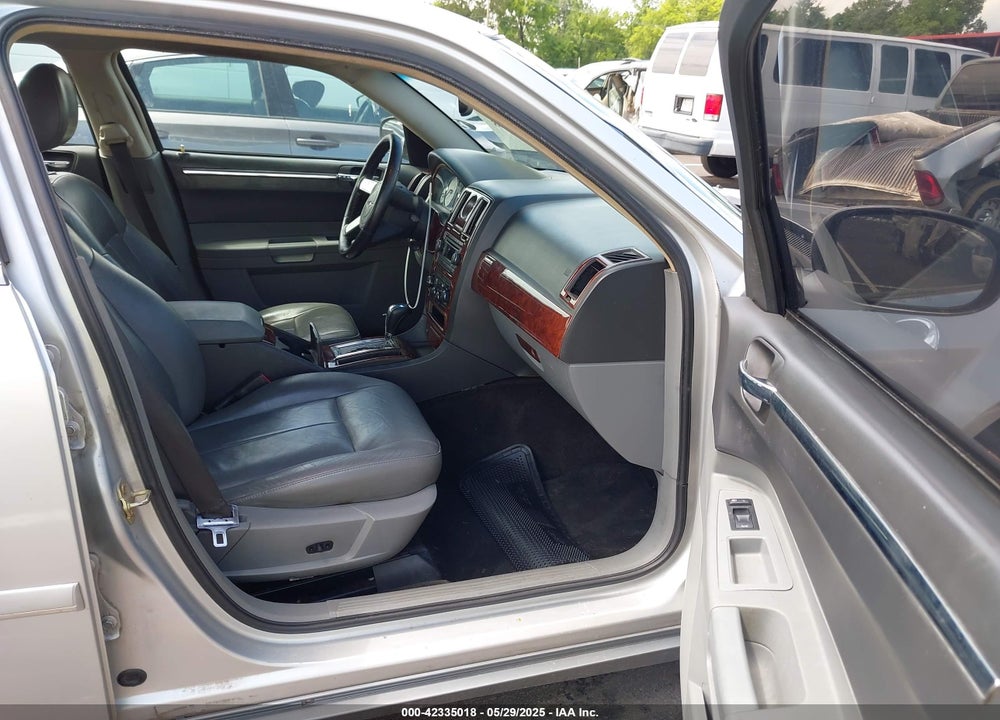 2005 CHRYSLER 300 TOURING VIN: 2C3JA53G35H630173