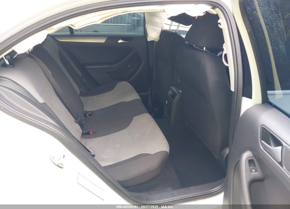 2017 VOLKSWAGEN JETTA VIN: 3VW2B7AJ7HM379782