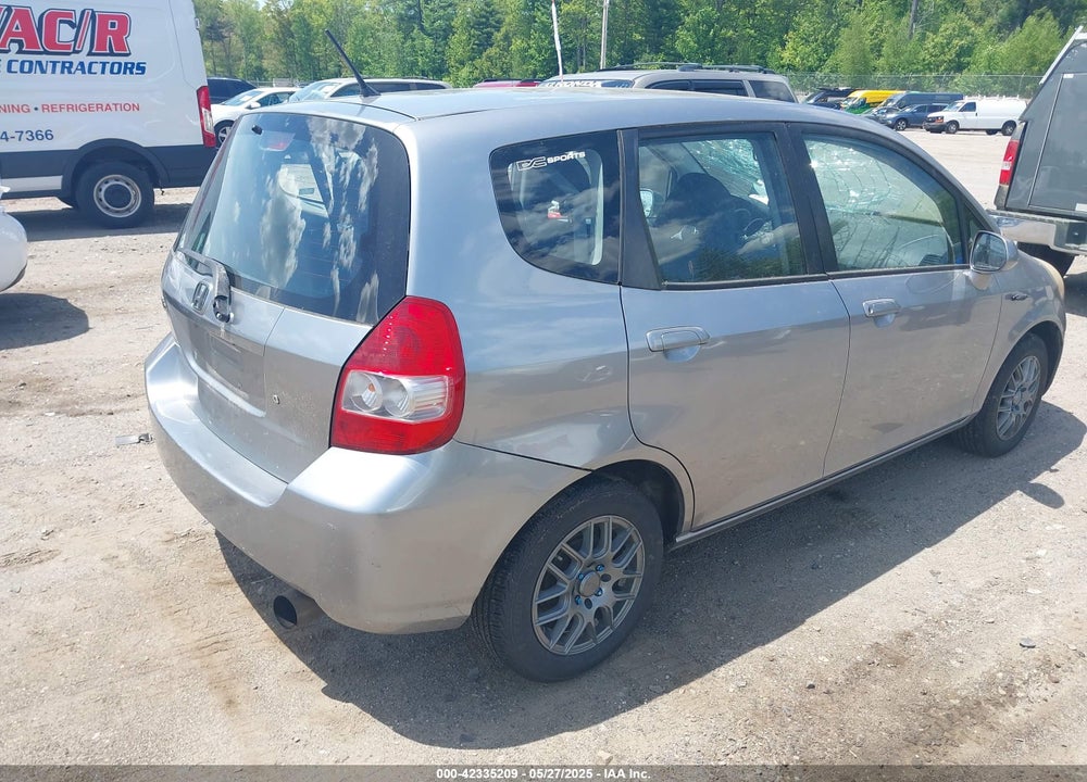 2008 HONDA FIT VIN: JHMGD37418S060655