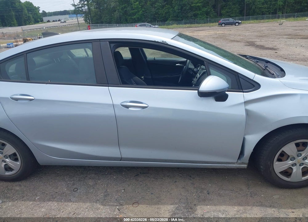 2018 CHEVROLET CRUZE VIN: 1G1BC5SM0J7117656