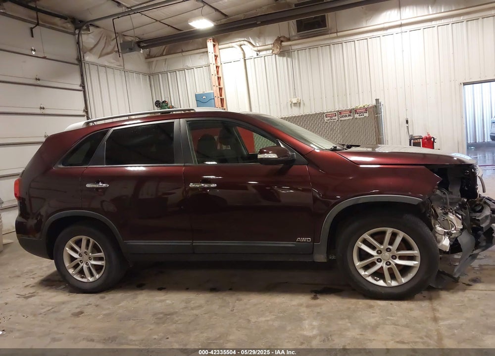 2014 KIA SORENTO LX VIN: 5XYKTCA67EG541133