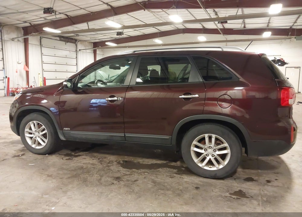 2014 KIA SORENTO LX VIN: 5XYKTCA67EG541133