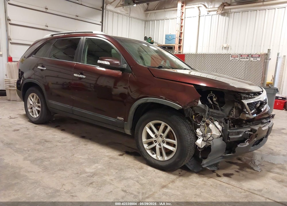2014 KIA SORENTO LX VIN: 5XYKTCA67EG541133
