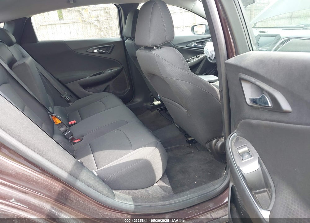 2016 CHEVROLET MALIBU VIN: 1G1ZE5ST3GF318028