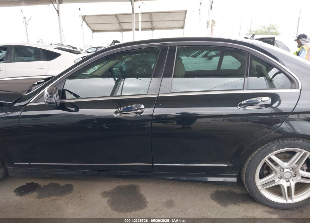 2013 MERCEDES-BENZ C 250 LUXURY/SPORT VIN: WDDGF4HBXDA757505