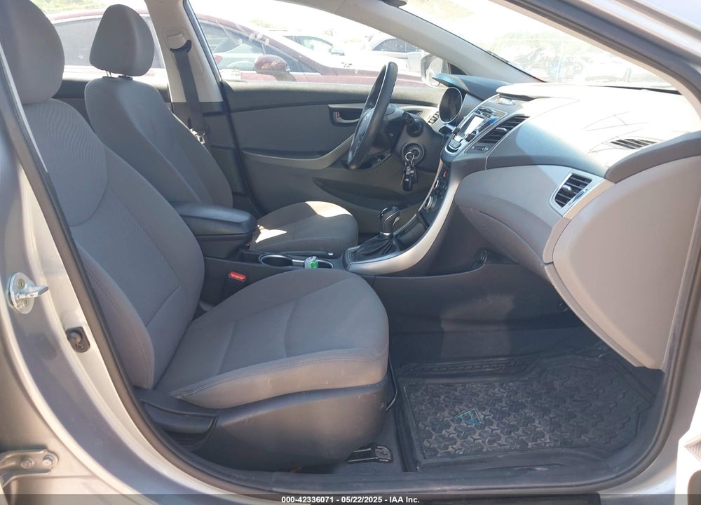 2015 HYUNDAI ELANTRA SE VIN: 5NPDH4AE1FH594301
