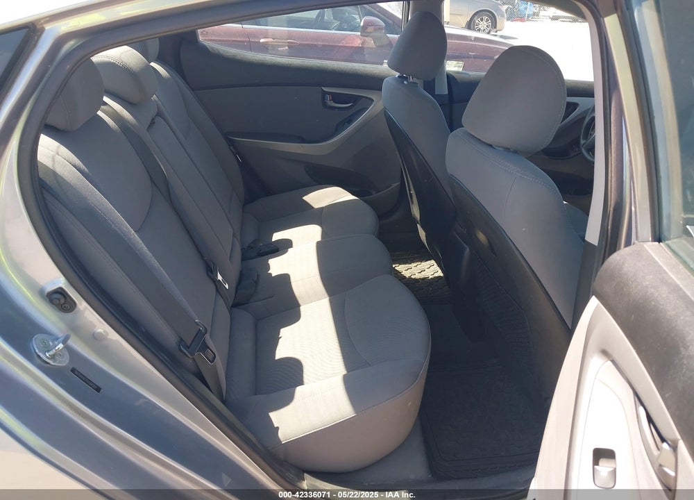 2015 HYUNDAI ELANTRA SE VIN: 5NPDH4AE1FH594301