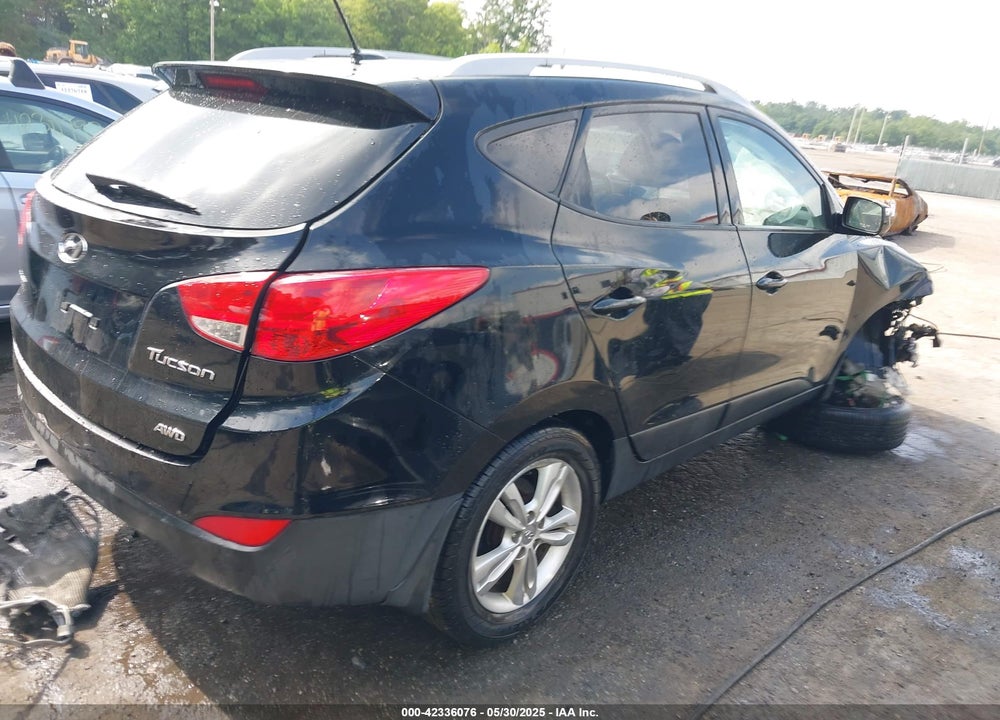 2013 HYUNDAI TUCSON VIN: KM8JUCAC2DU784405