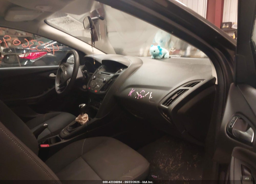 2016 FORD FOCUS SE VIN: 1FADP3KE5GL273523