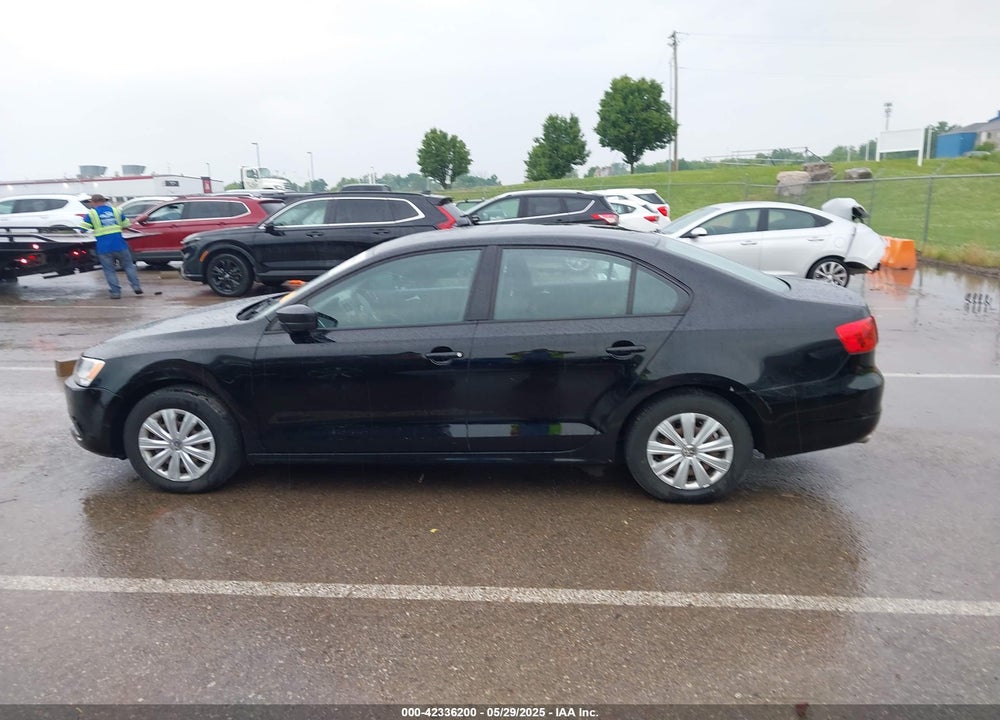 2013 VOLKSWAGEN JETTA 2.0L S VIN: 3VW1K7AJ8DM385984