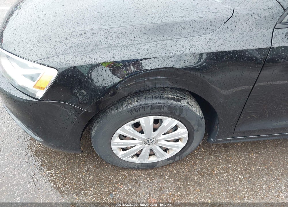 2013 VOLKSWAGEN JETTA 2.0L S VIN: 3VW1K7AJ8DM385984