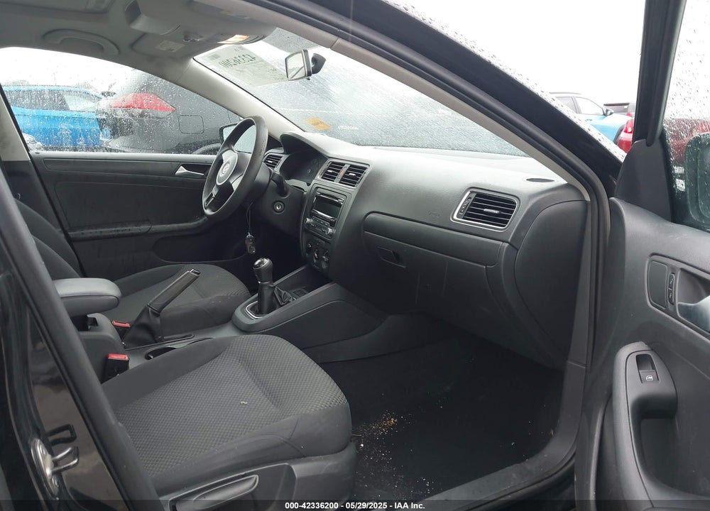 2013 VOLKSWAGEN JETTA 2.0L S VIN: 3VW1K7AJ8DM385984