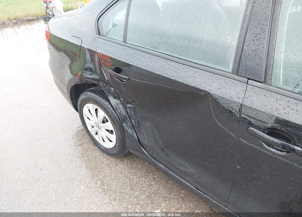 2013 VOLKSWAGEN JETTA 2.0L S VIN: 3VW1K7AJ8DM385984
