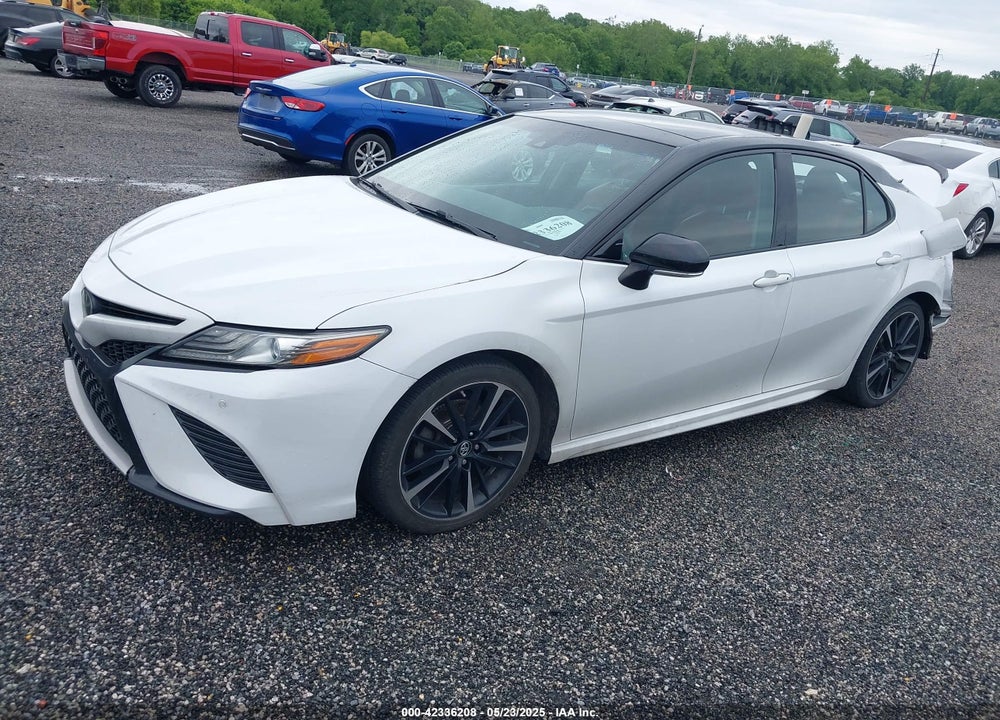 2018 TOYOTA CAMRY VIN: 4T1B61HK1JU077100