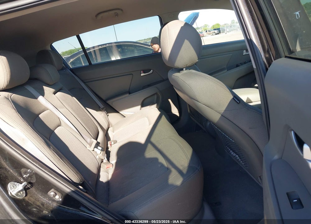 2016 KIA SPORTAGE VIN: KNDPB3AC1G7847730