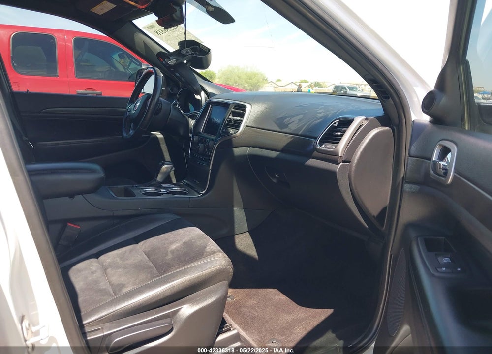 2018 JEEP GRAND CHEROKEE VIN: 1C4RJEAG8JC380640