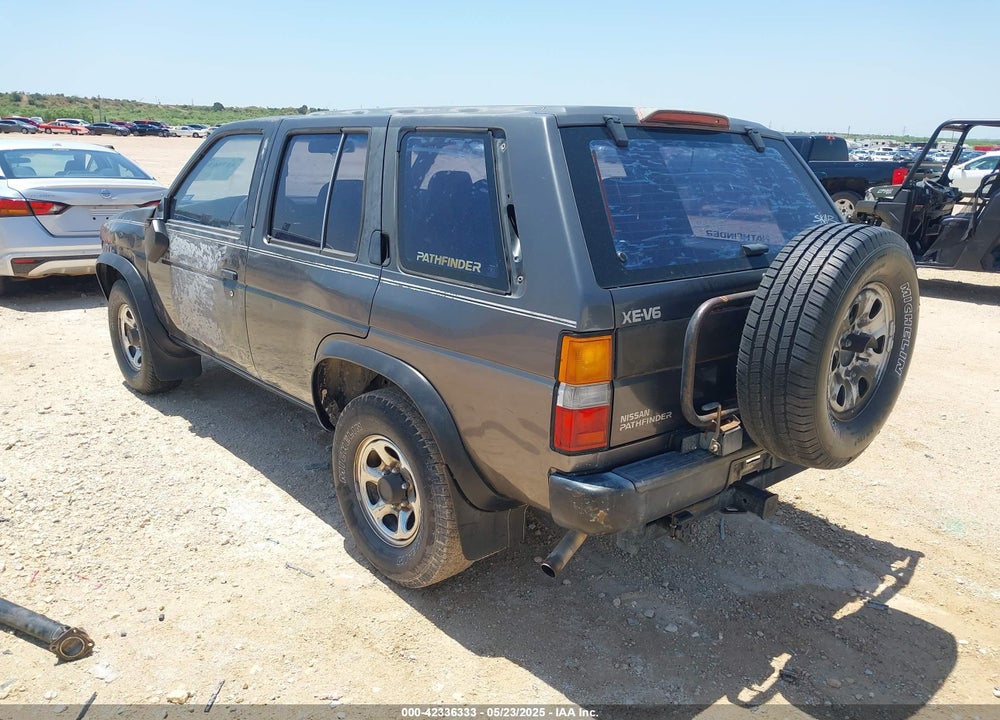 1995 NISSAN PATHFINDER XE/LE VIN: JN8HD17SXSW032026