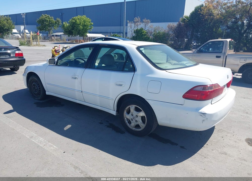 1998 HONDA ACCORD EX VIN: 1HGCG6671WA260072
