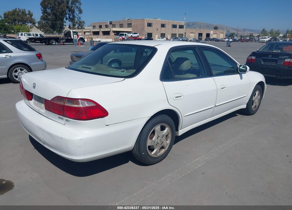 1998 HONDA ACCORD EX VIN: 1HGCG6671WA260072