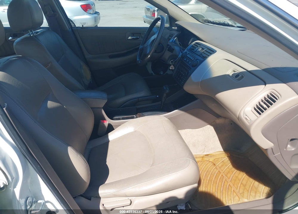 1998 HONDA ACCORD EX VIN: 1HGCG6671WA260072