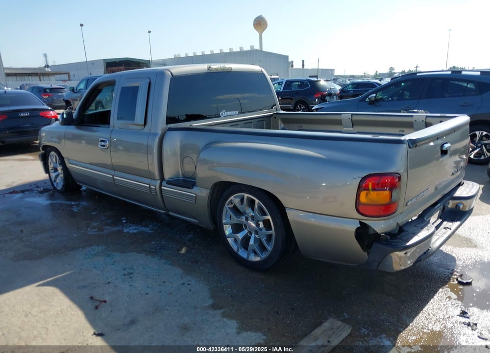 2002 CHEVROLET SILVERADO 1500 LS VIN: 2GCEC19V021244756