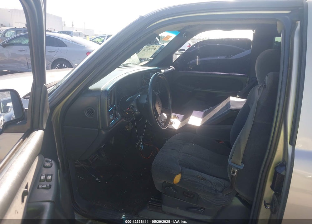 2002 CHEVROLET SILVERADO 1500 LS VIN: 2GCEC19V021244756