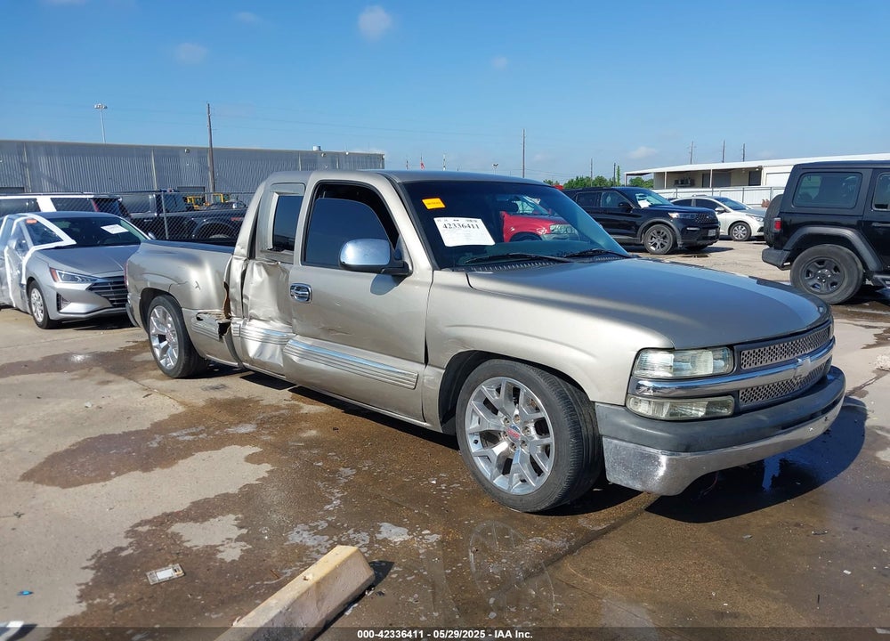 2002 CHEVROLET SILVERADO 1500 LS VIN: 2GCEC19V021244756