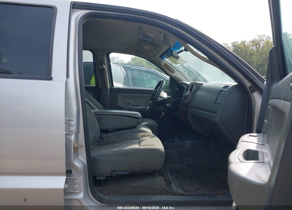 2005 DODGE DAKOTA SLT VIN: 1D7HW48NX5S224516