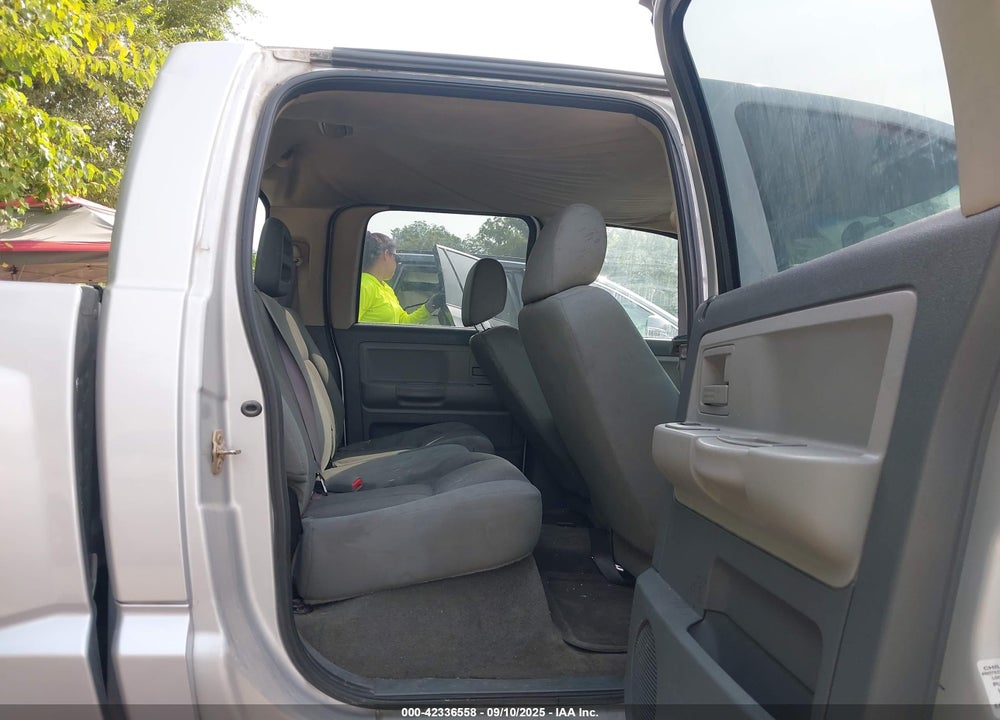 2005 DODGE DAKOTA SLT VIN: 1D7HW48NX5S224516