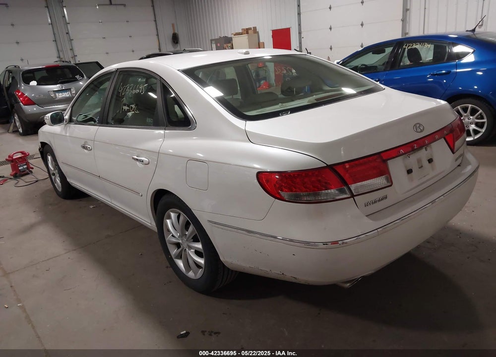 2008 HYUNDAI AZERA LIMITED VIN: KMHFC46F98A298196