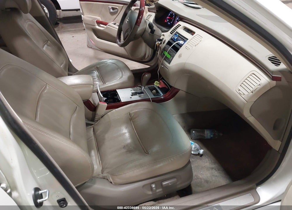 2008 HYUNDAI AZERA LIMITED VIN: KMHFC46F98A298196