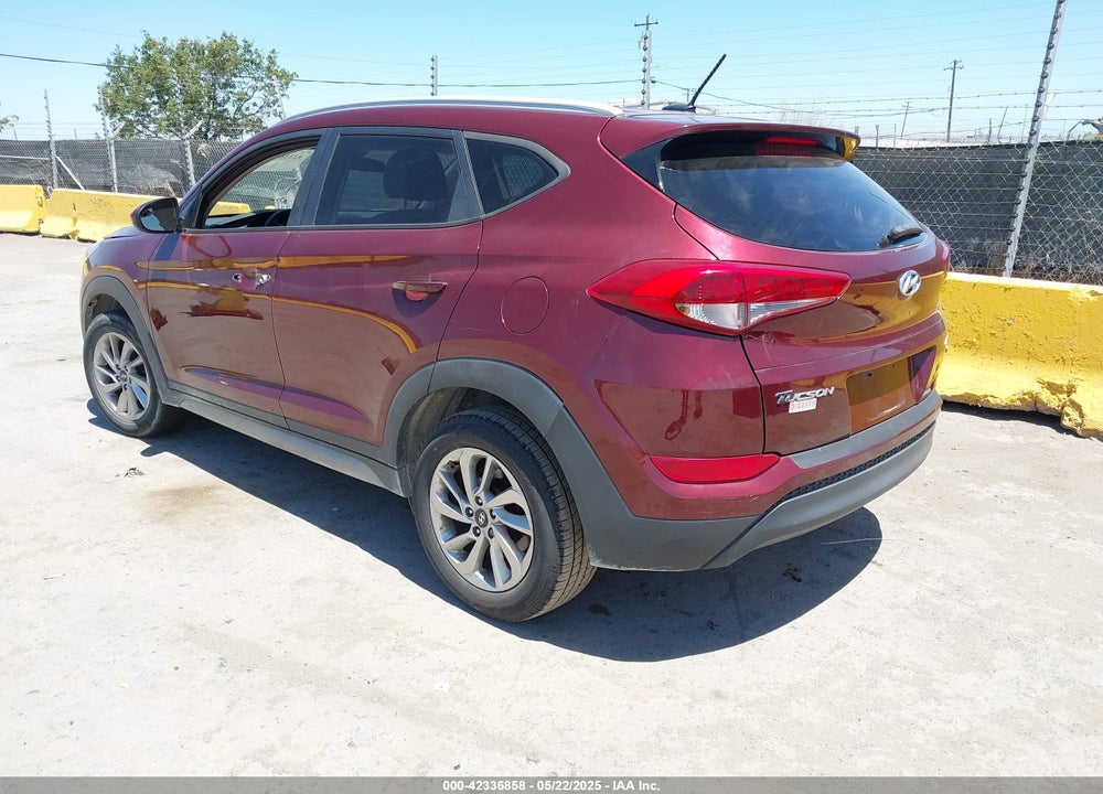 2017 HYUNDAI TUCSON SE VIN: KM8J3CA41HU302363