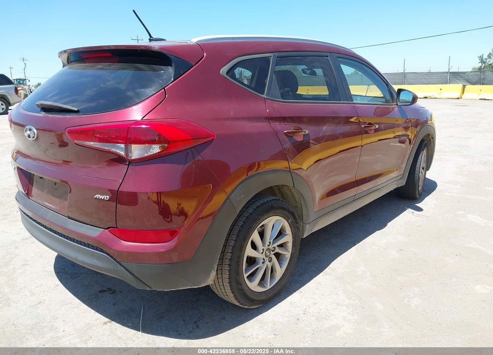 2017 HYUNDAI TUCSON SE VIN: KM8J3CA41HU302363