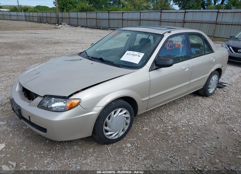 2001 MAZDA PROTEGE ES/LX VIN: JM1BJ226210439446