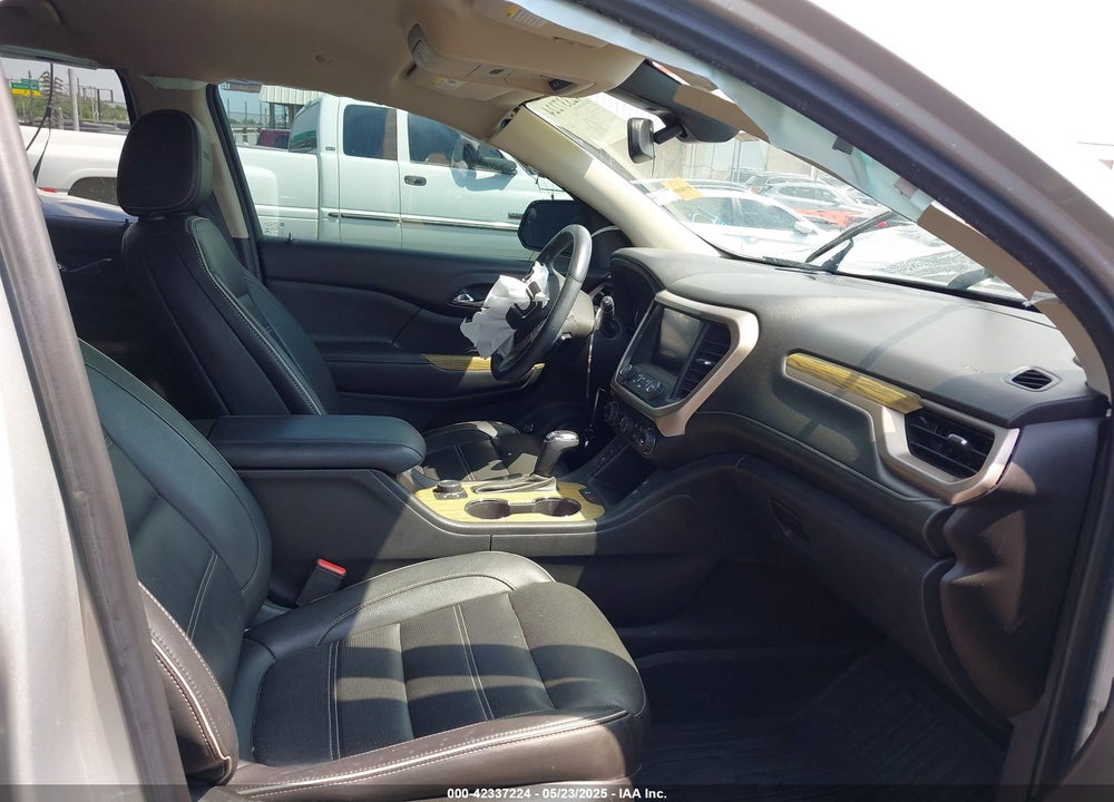 2018 GMC ACADIA VIN: 1GKKNPLS3JZ235817