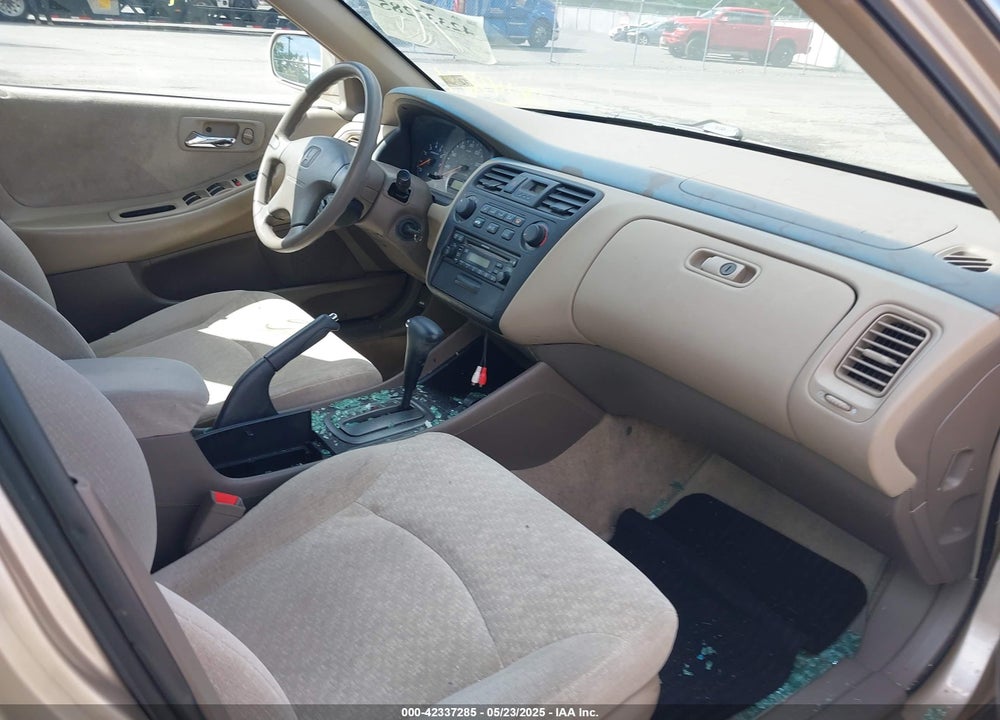 2001 HONDA ACCORD 2.3 LX VIN: 1HGCG66511A004764