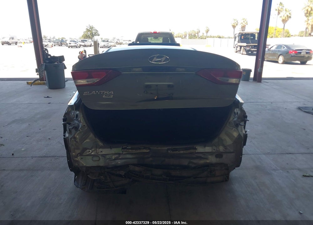 2018 HYUNDAI ELANTRA VIN: KMHD74LF4JU505937