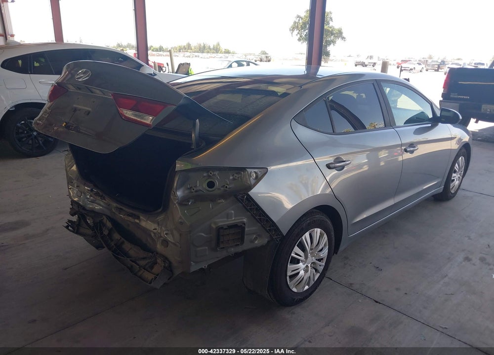 2018 HYUNDAI ELANTRA VIN: KMHD74LF4JU505937