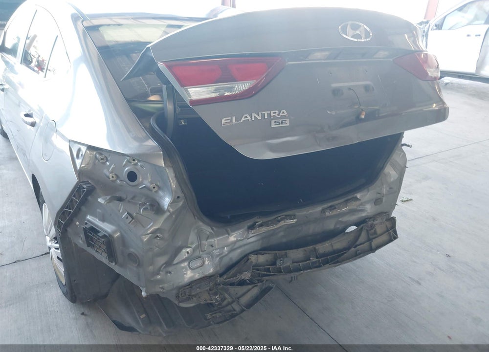 2018 HYUNDAI ELANTRA VIN: KMHD74LF4JU505937
