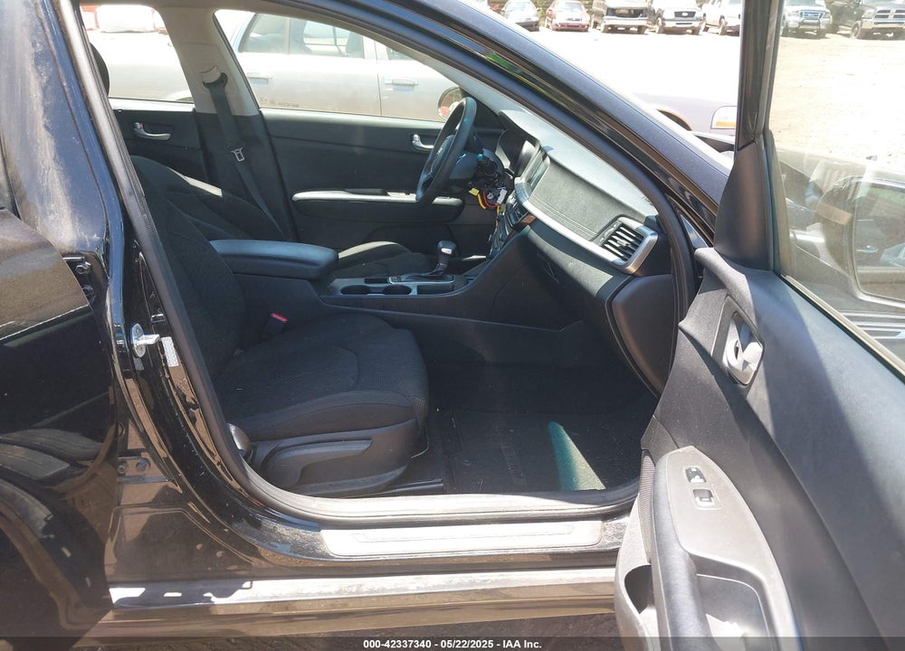 2020 KIA OPTIMA VIN: 5XXGT4L3XLG397383
