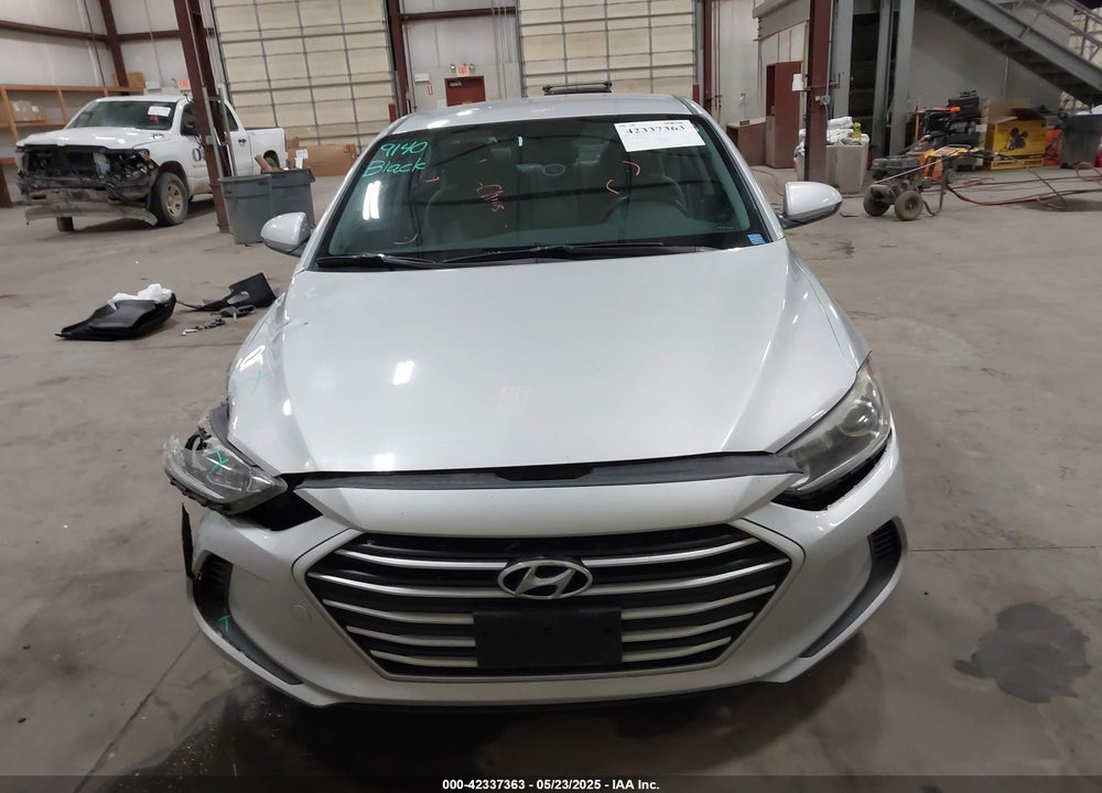 2018 HYUNDAI ELANTRA SE VIN: KMHD74LF2JU502065