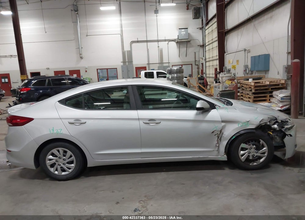 2018 HYUNDAI ELANTRA SE VIN: KMHD74LF2JU502065